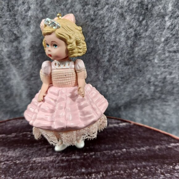 Madame Alexander Hallmark Keepsake Ornament Wendy Celebrates 90th Anniversary 20 - Picture 8 of 9